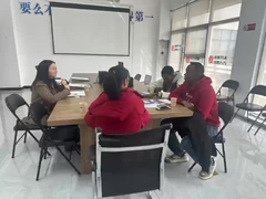 Cliente visita fábrica